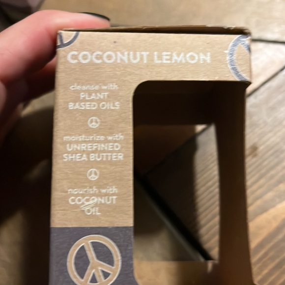 PAcHA soap bar duo set. Coconut/ lemon, French/lavender. 8oz, bundle & save♥️ - Picture 5 of 6